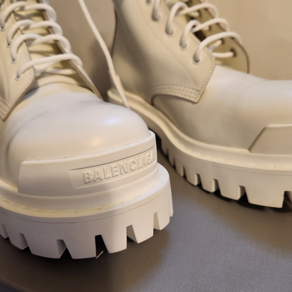Balenciaga Strike Bootie size 37 BNWB - Picture 4 of 13